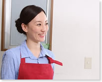 明るい笑顔のスタッフが対応